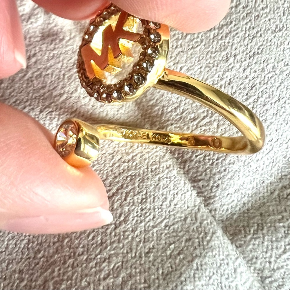 NEW Michael Kors Gold Encircled Logo Open Ring Size 6 - Picture 9 of 10